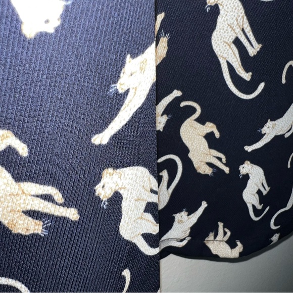 Ann Taylor Navy Cat Cheetah Top Short Sleeved Size XS - Picture 9 of 11